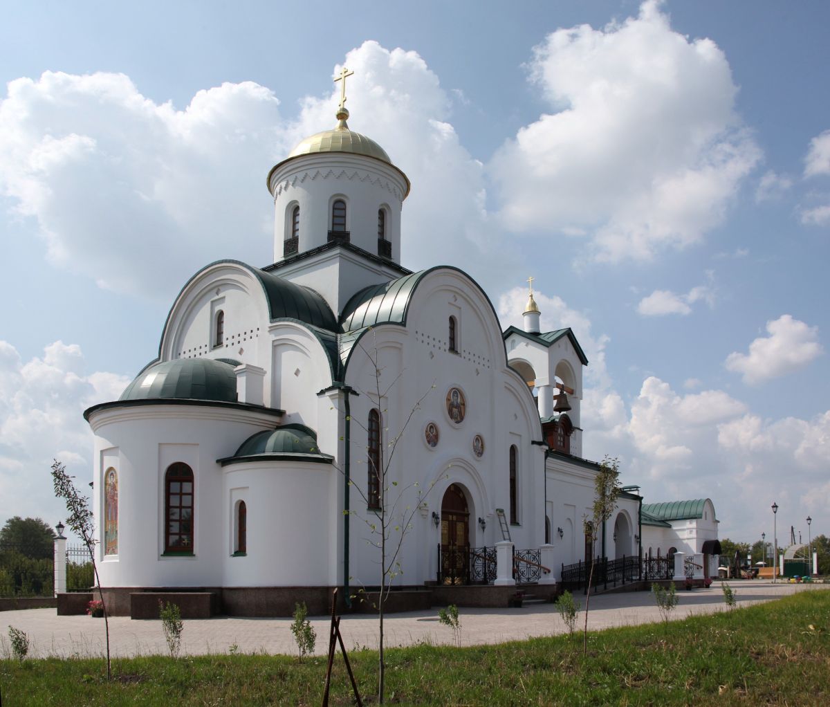 Храм в честь великомученика  Пантелеимона целителя